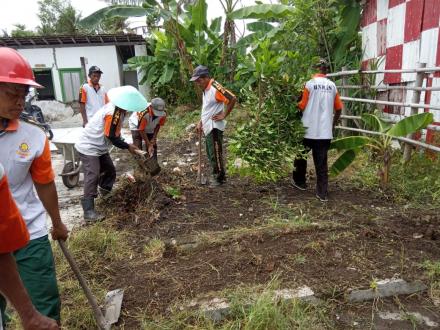 Kerja bakti Linmas Desa Panjangrejo